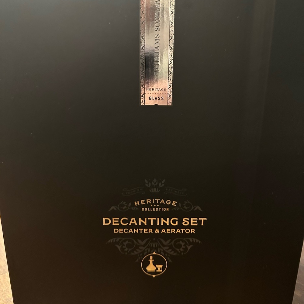 Williams Sonoma Glass Decanter with Gold Accent - Picture 4 of 7